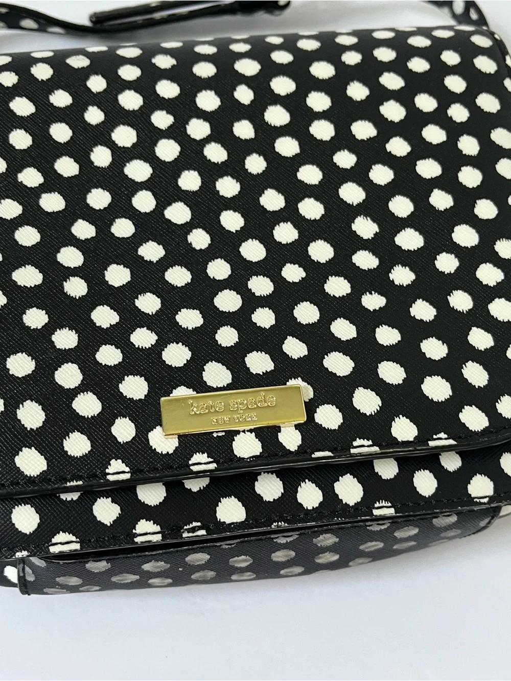 kate spade Black & White Polka Dot Large Laurel Way Carsen handbag EUC